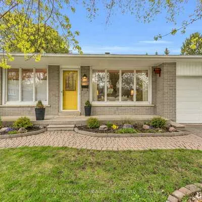 44, Kemano, Aurora Heights, Aurora