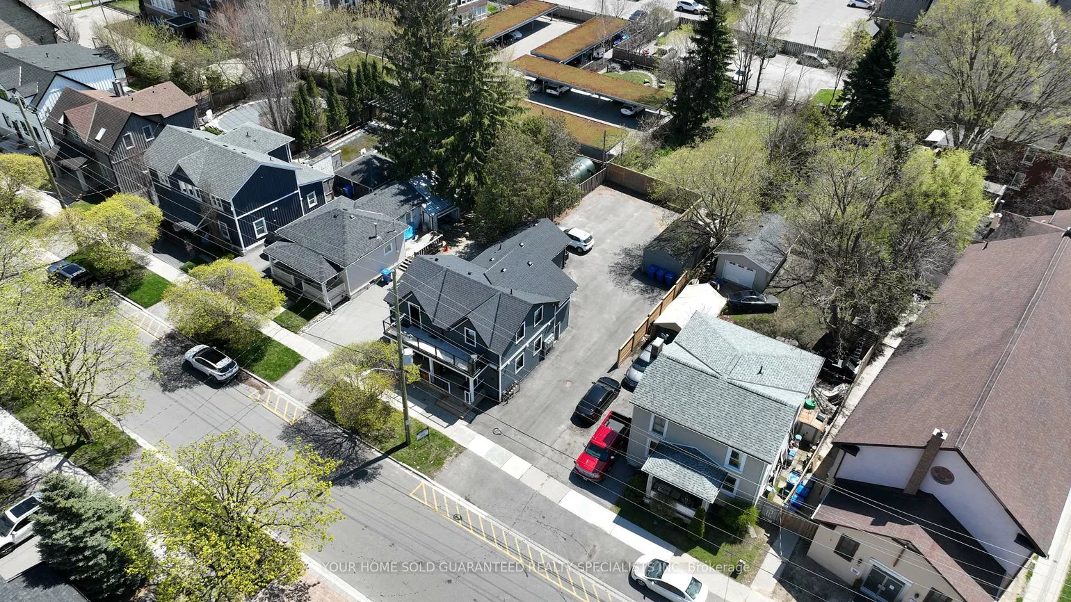41, Mosley, Aurora Village, Aurora