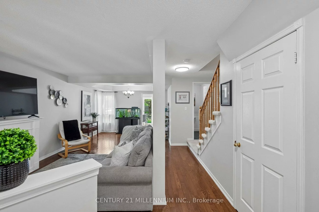 116, Woodroof, Bayview Wellington, Aurora