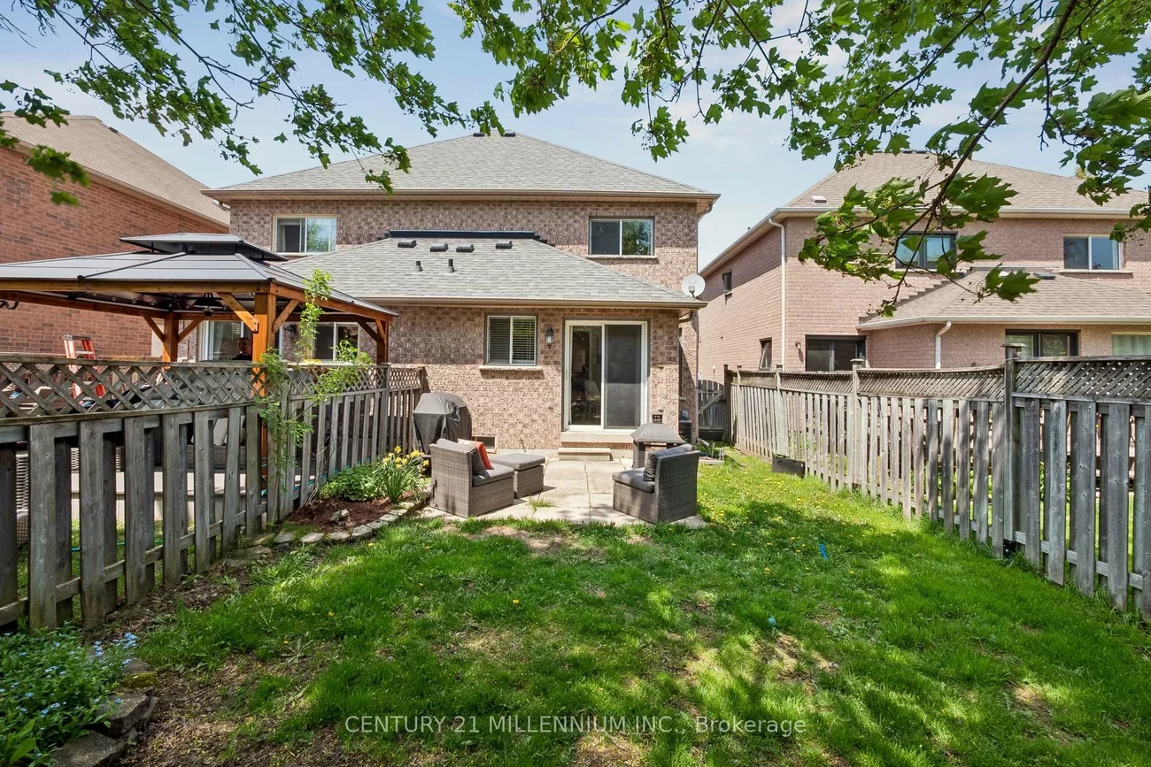116, Woodroof, Bayview Wellington, Aurora