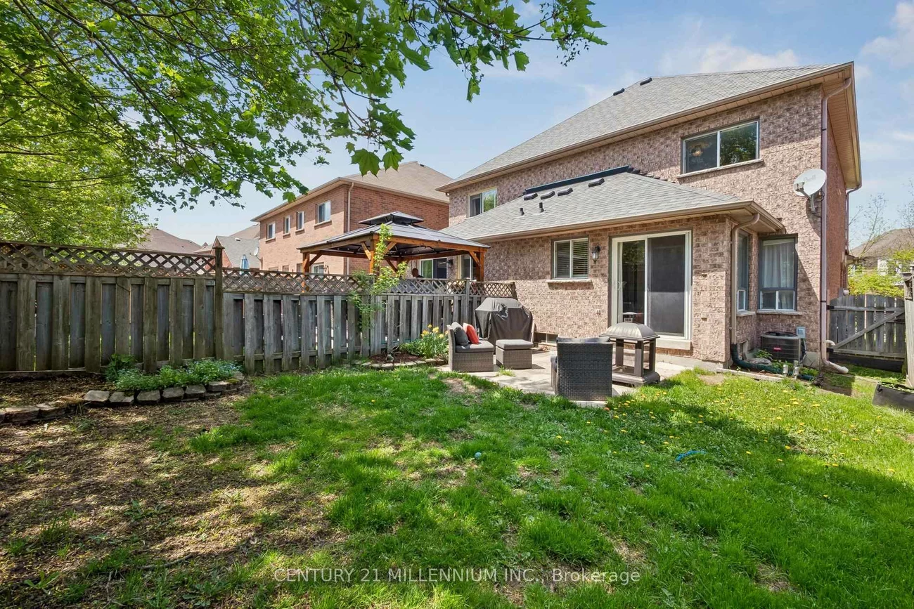 116, Woodroof, Bayview Wellington, Aurora