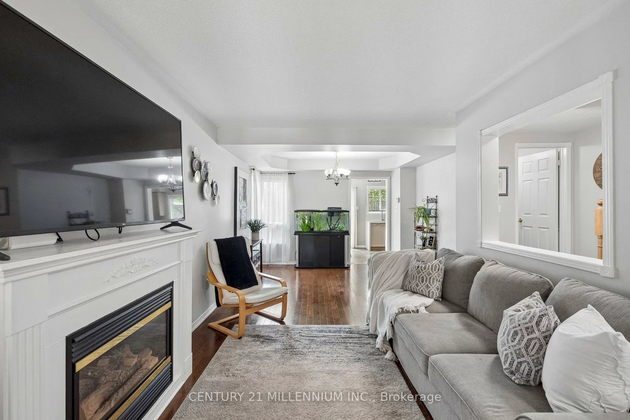 116, Woodroof, Bayview Wellington, Aurora