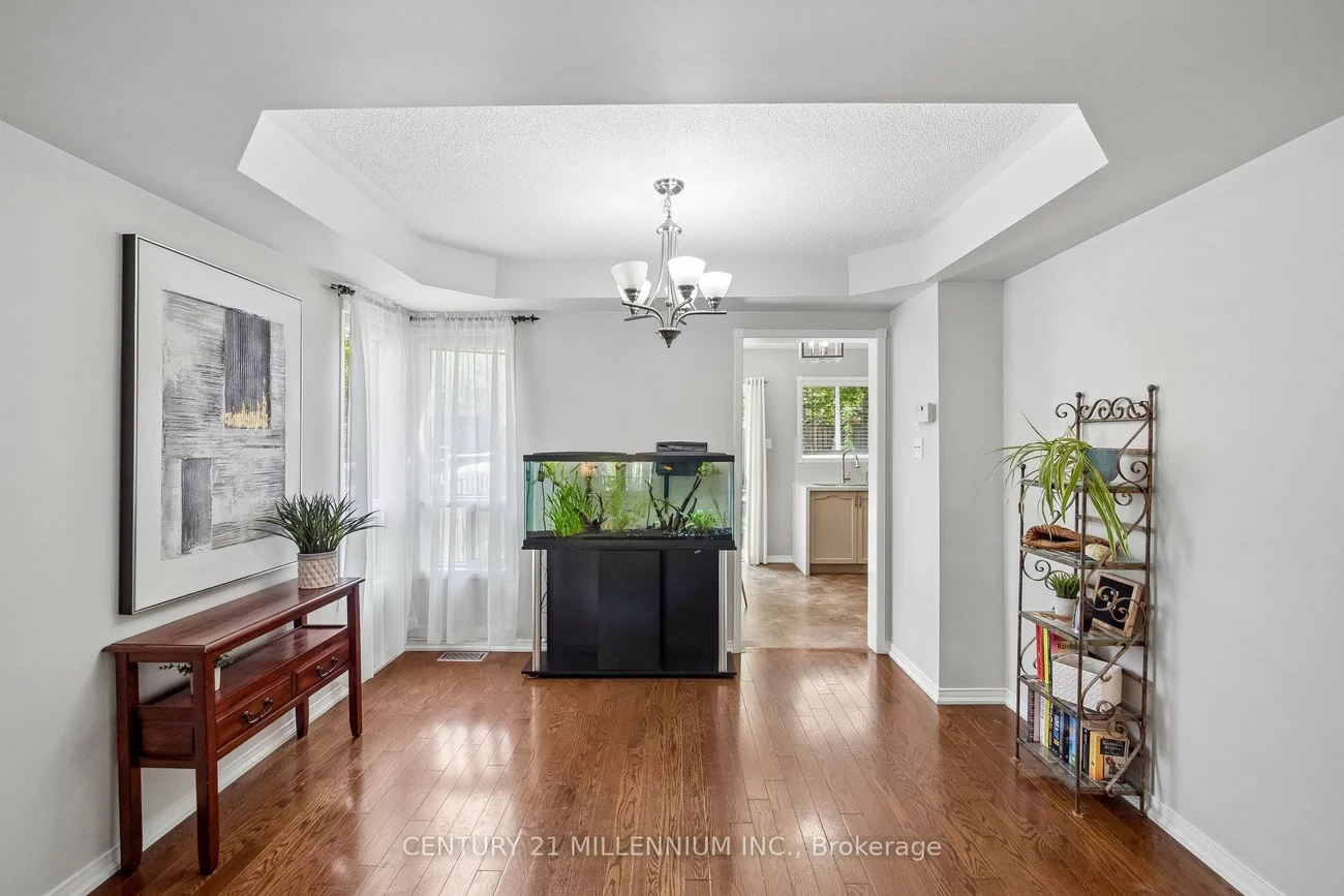 116, Woodroof, Bayview Wellington, Aurora
