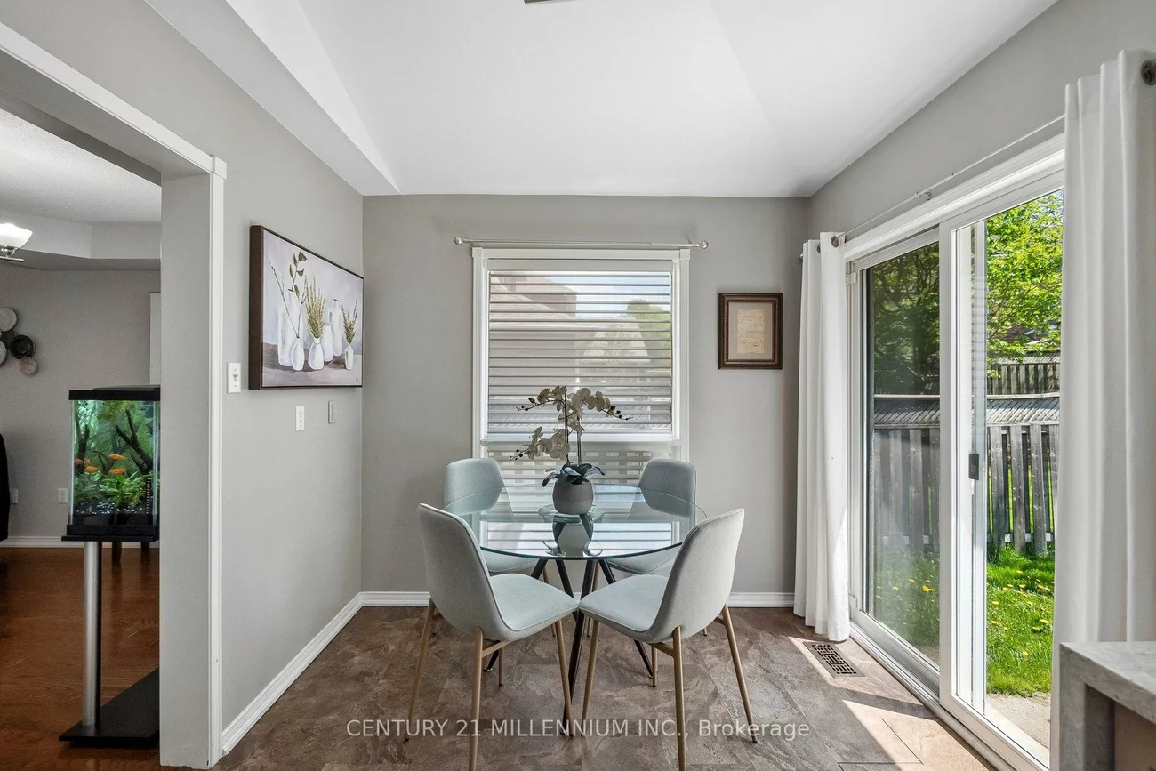 116, Woodroof, Bayview Wellington, Aurora