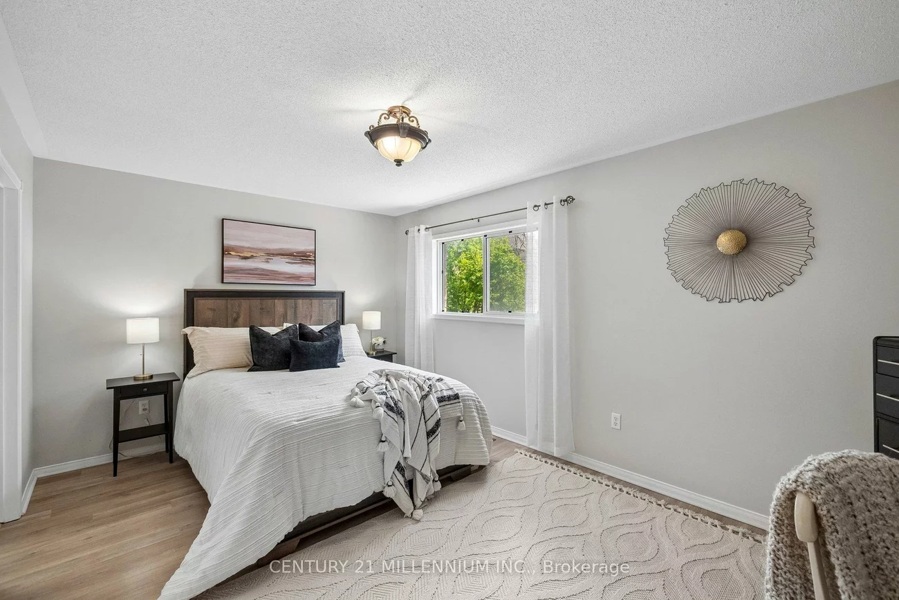 116, Woodroof, Bayview Wellington, Aurora