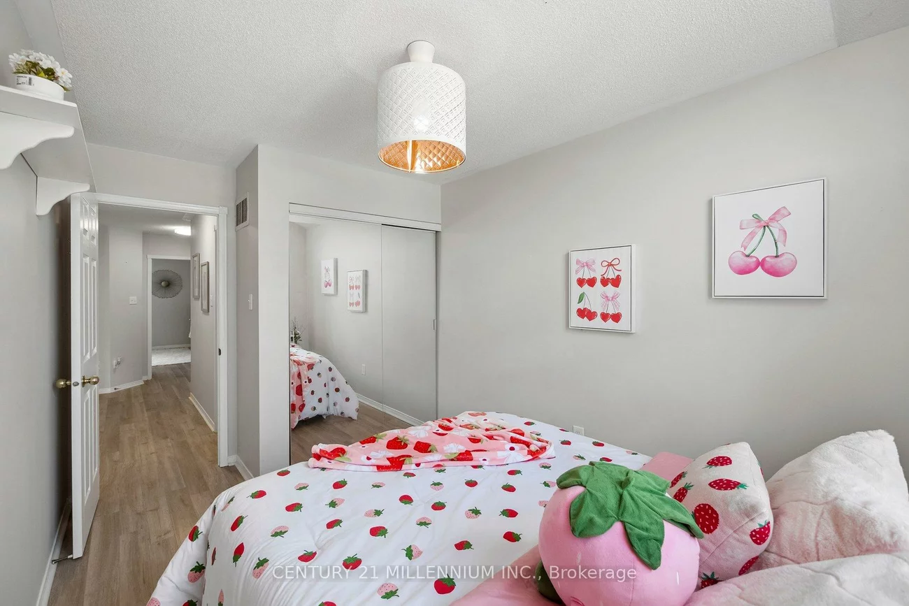 116, Woodroof, Bayview Wellington, Aurora