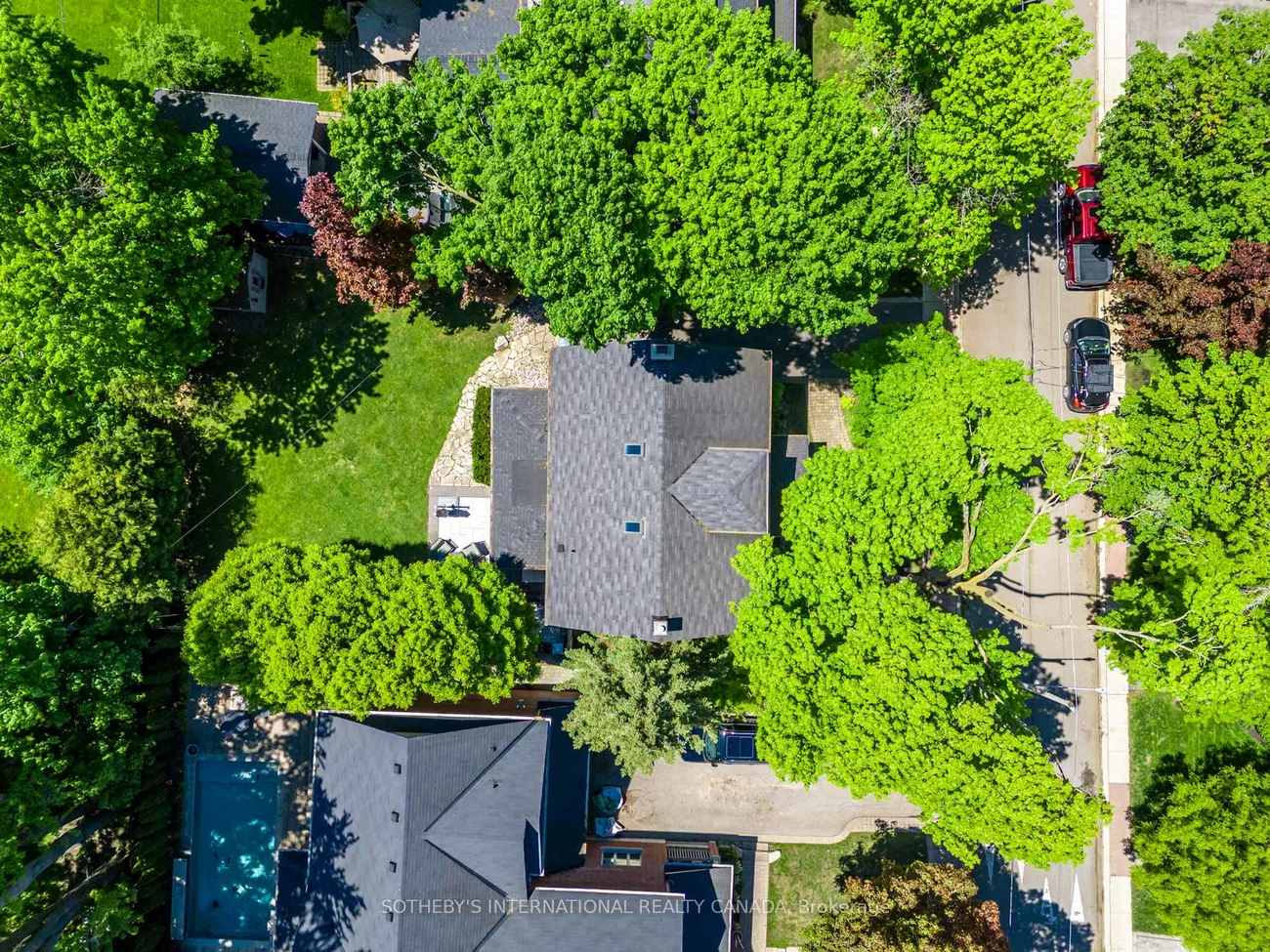 77, Catherine, Aurora Village, Aurora