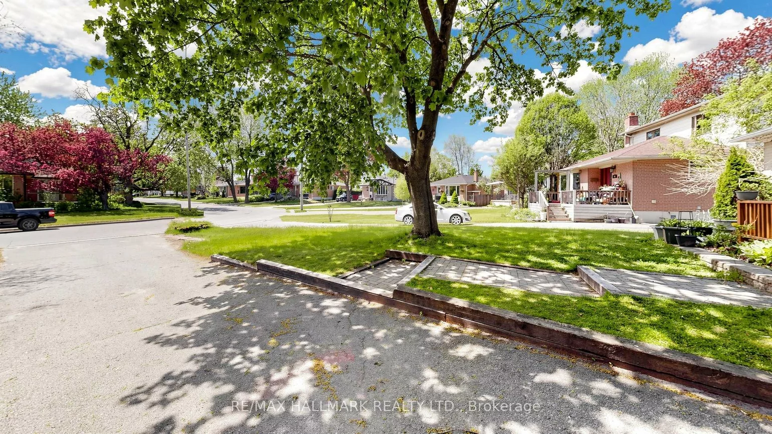 46, Collins, Aurora Heights, Aurora