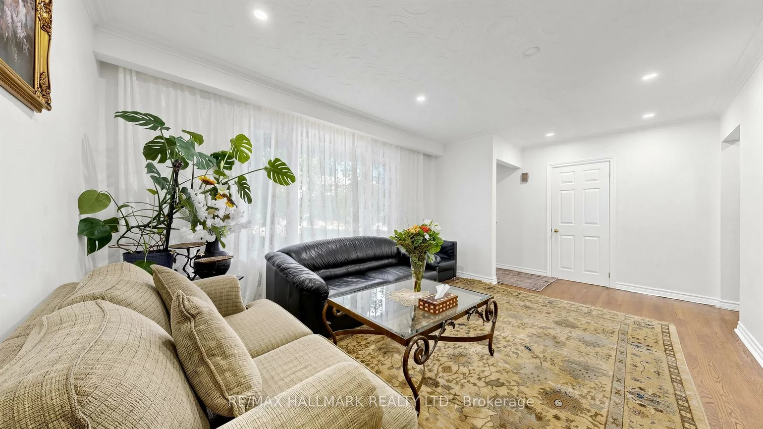 46, Collins, Aurora Heights, Aurora