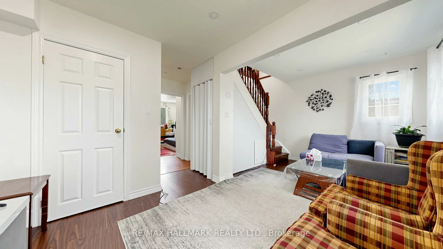 46, Collins, Aurora Heights, Aurora