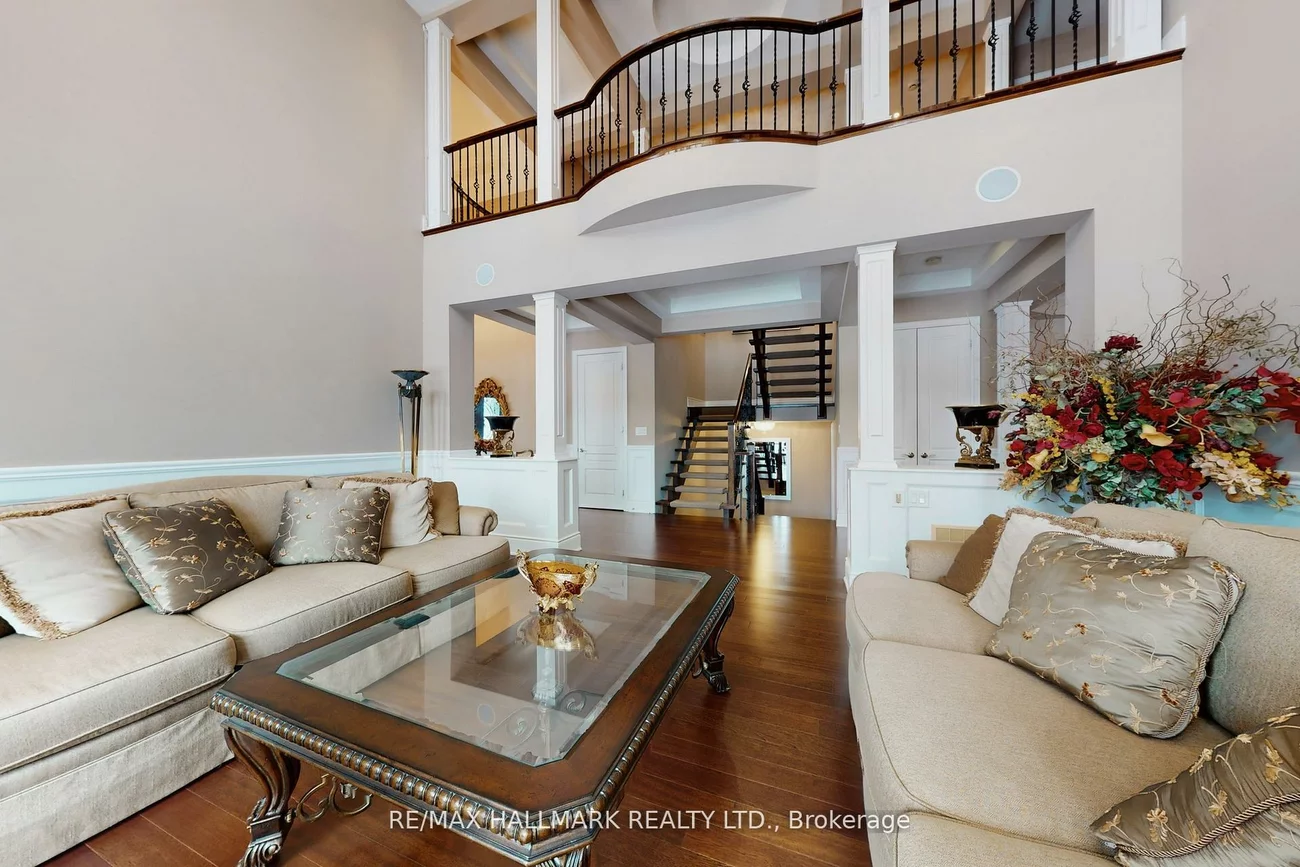 123, Carisbrooke, Bayview Southeast, Aurora