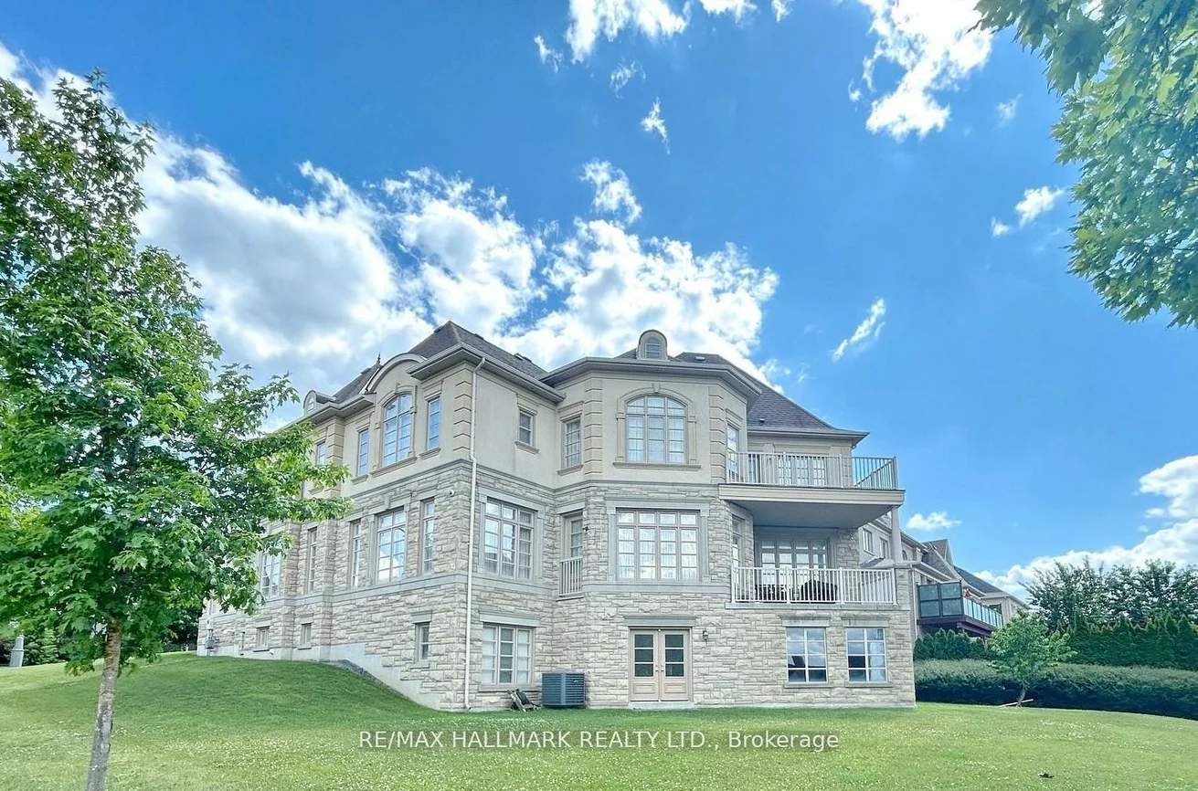 123, Carisbrooke, Bayview Southeast, Aurora