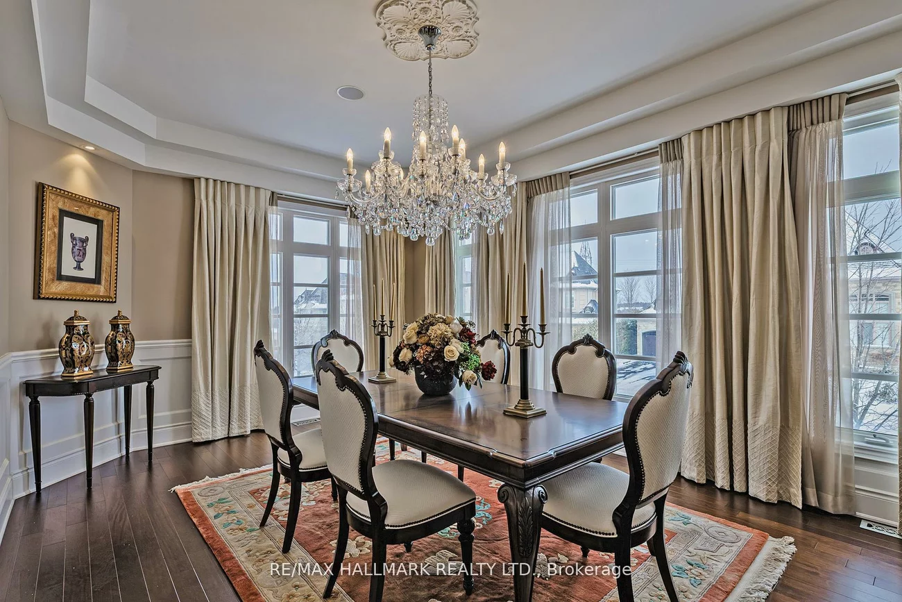 123, Carisbrooke, Bayview Southeast, Aurora