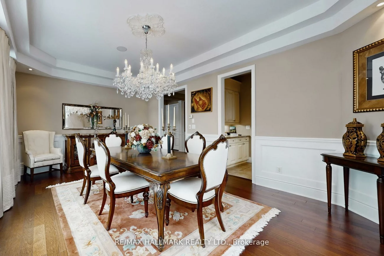 123, Carisbrooke, Bayview Southeast, Aurora