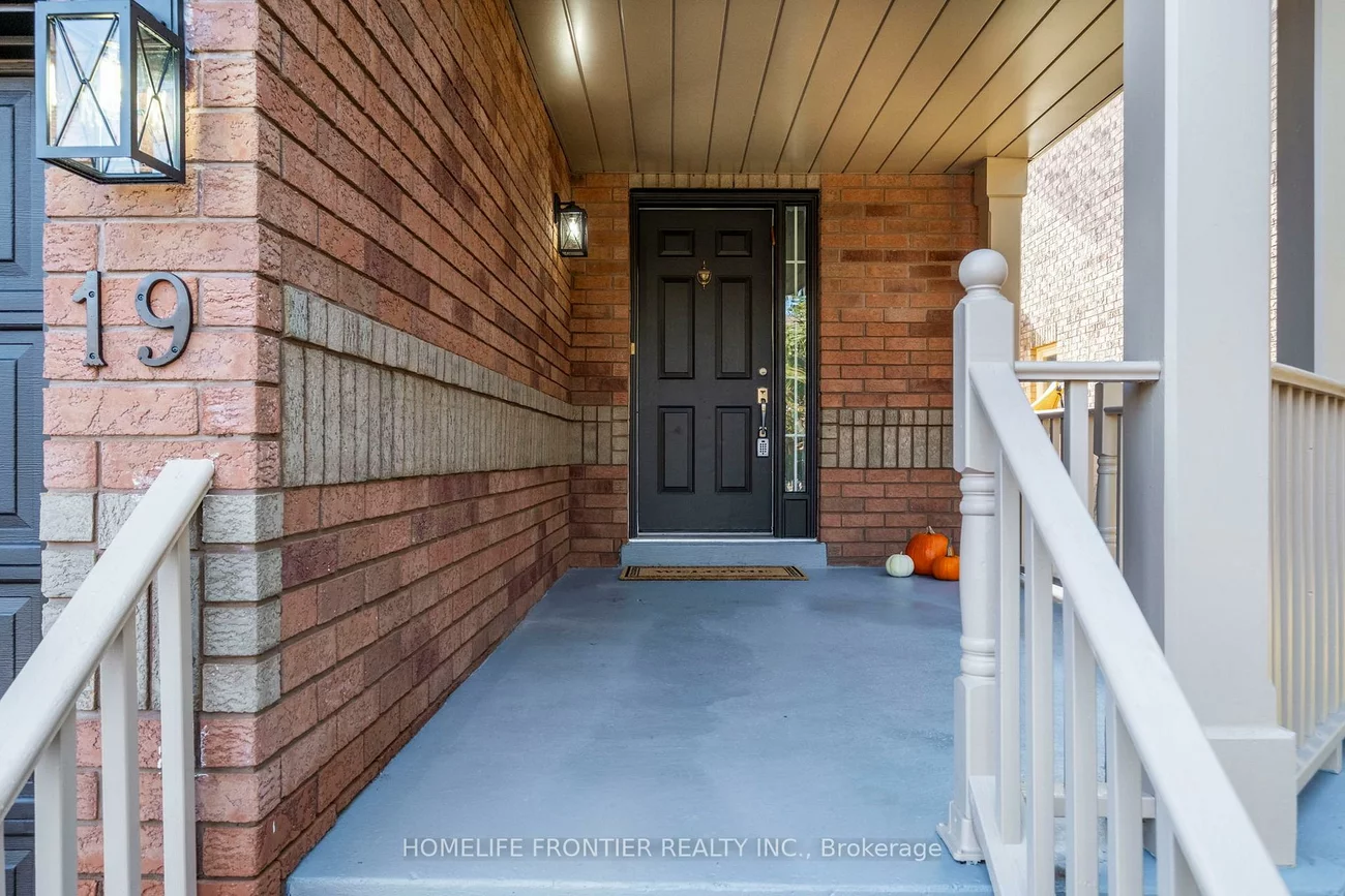 19, Bowler, Bayview Wellington, Aurora