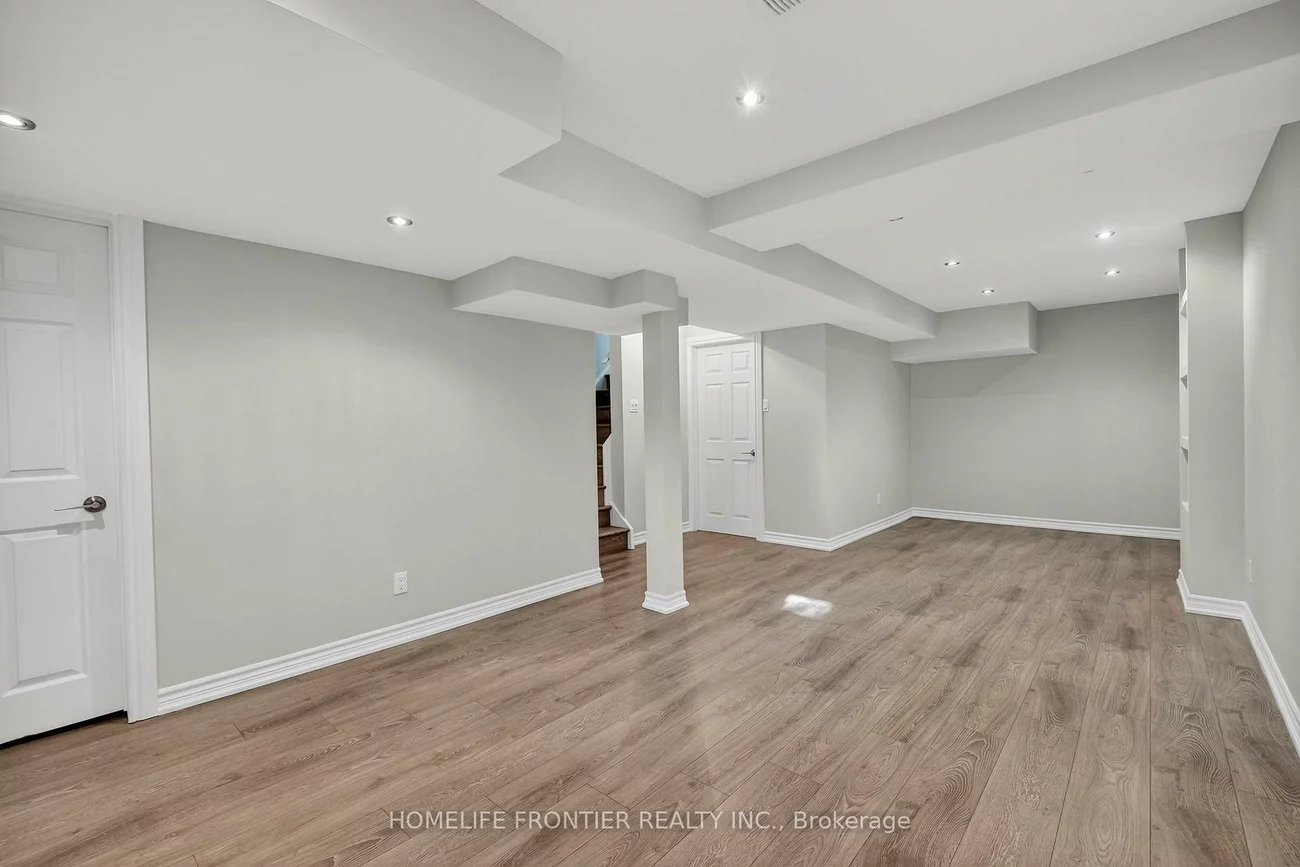 19, Bowler, Bayview Wellington, Aurora