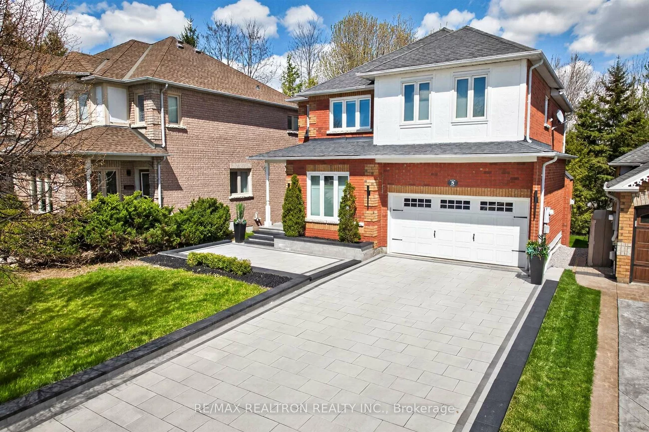 5, Yvonne, Bayview Wellington, Aurora