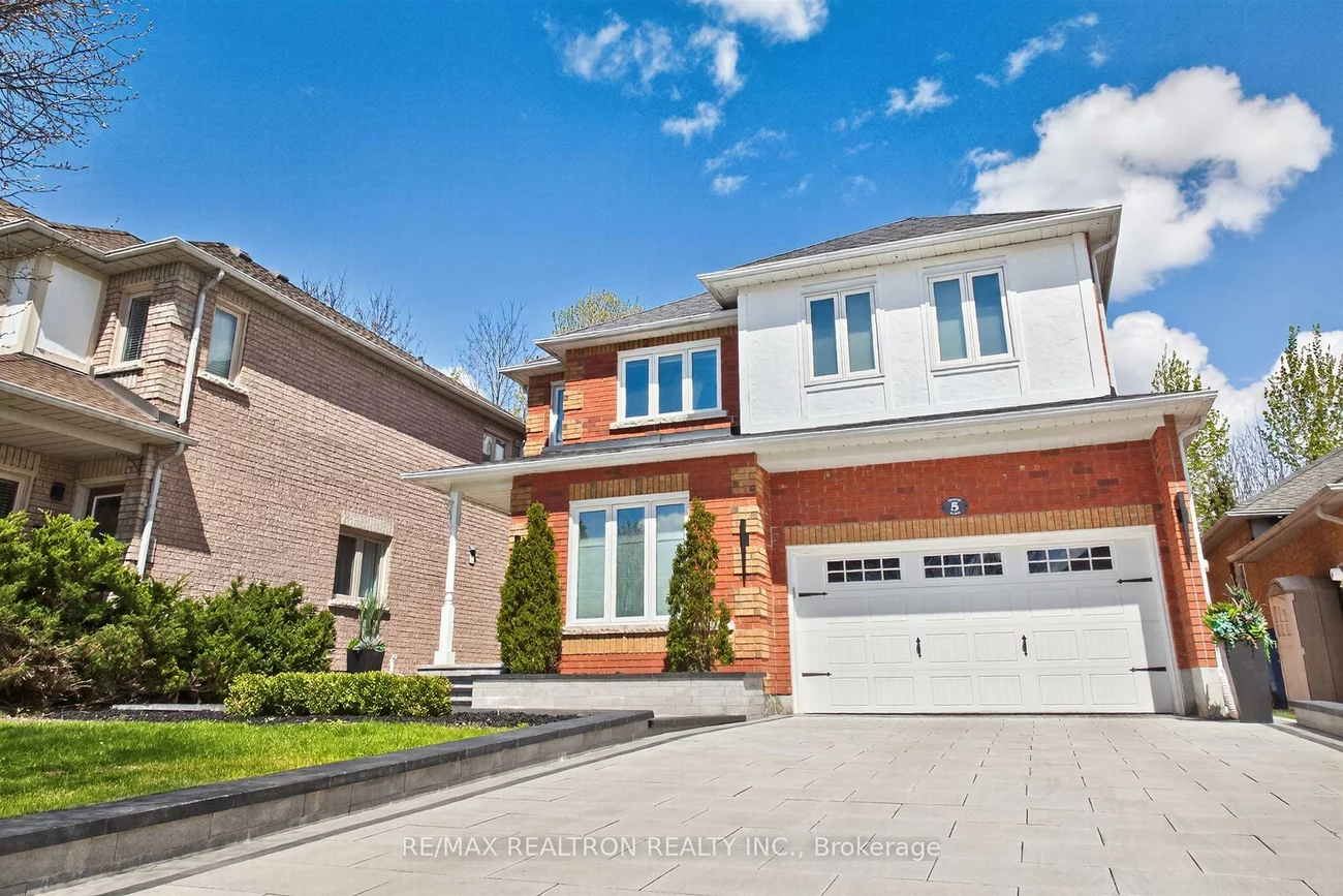 5, Yvonne, Bayview Wellington, Aurora