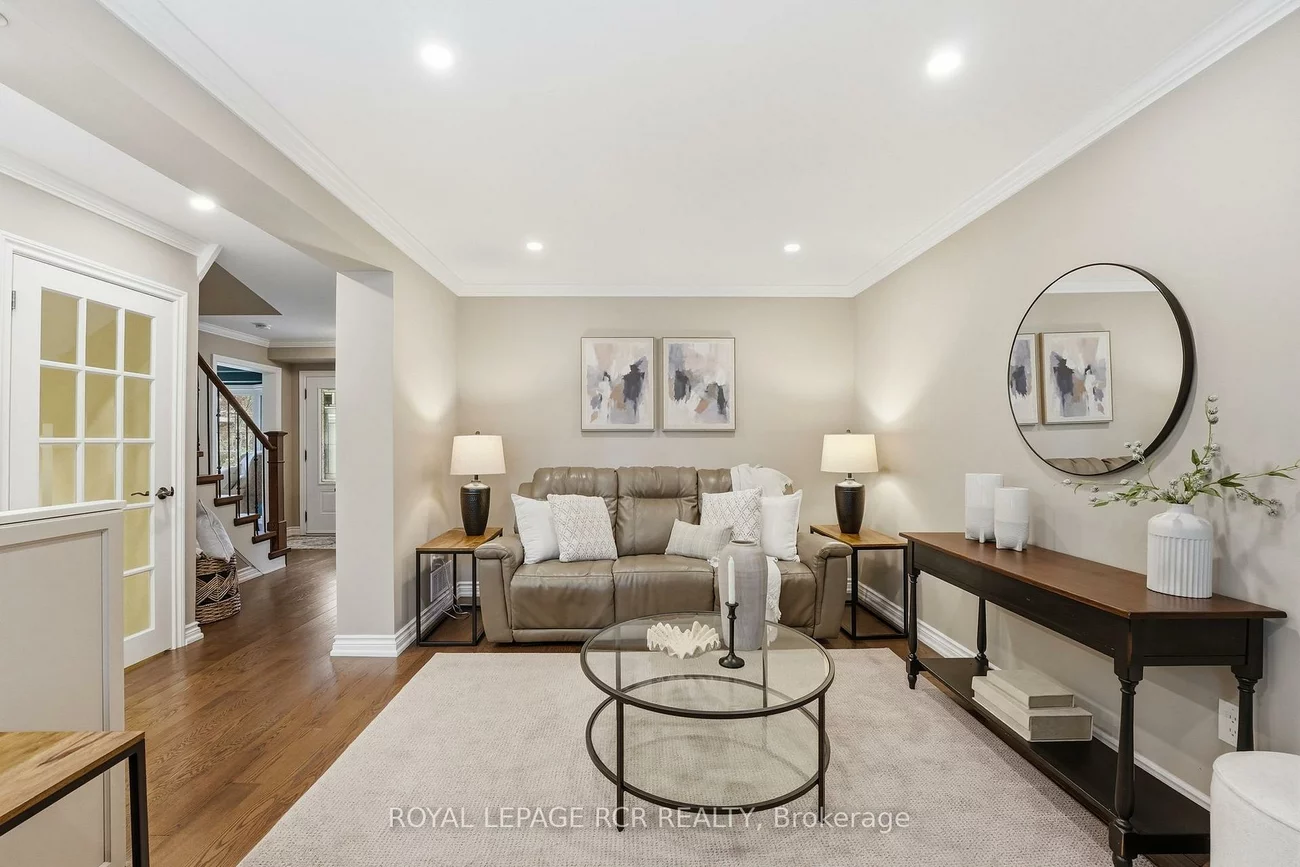 40, Moffat, Aurora Heights, Aurora