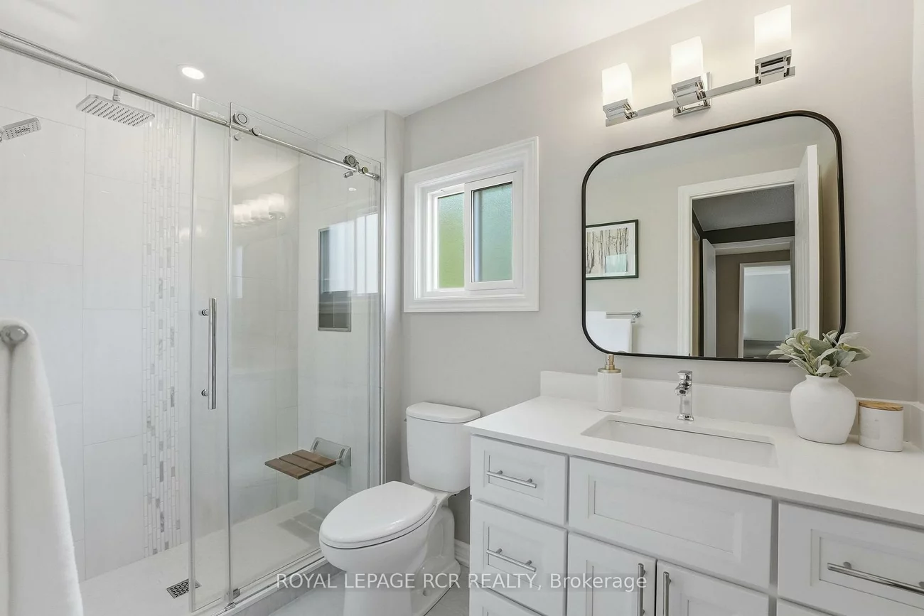 40, Moffat, Aurora Heights, Aurora