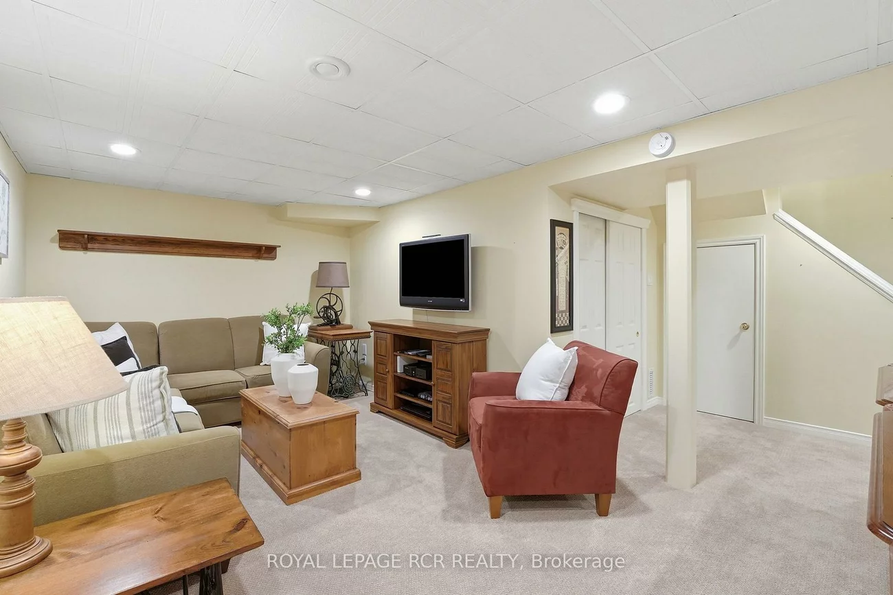 40, Moffat, Aurora Heights, Aurora