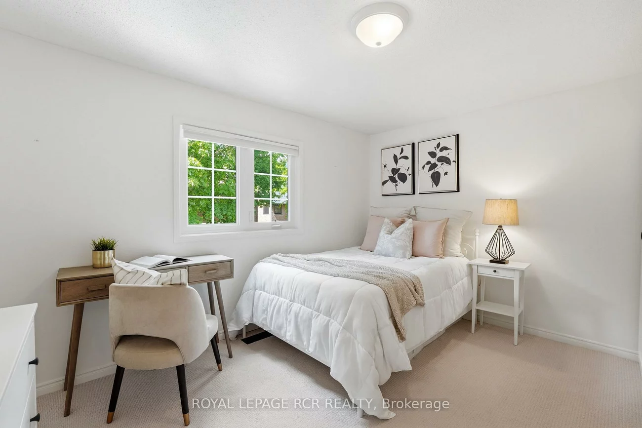 40, Moffat, Aurora Heights, Aurora