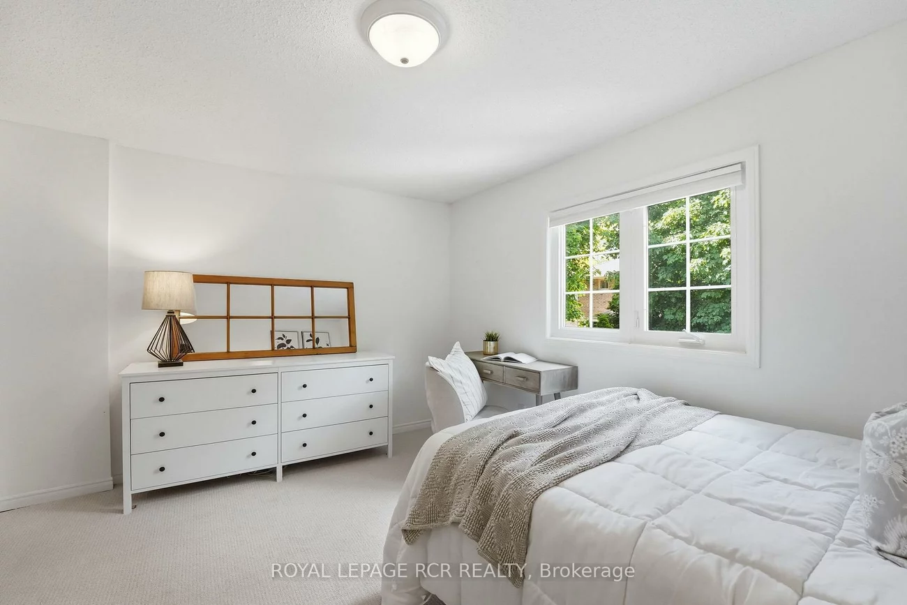 40, Moffat, Aurora Heights, Aurora