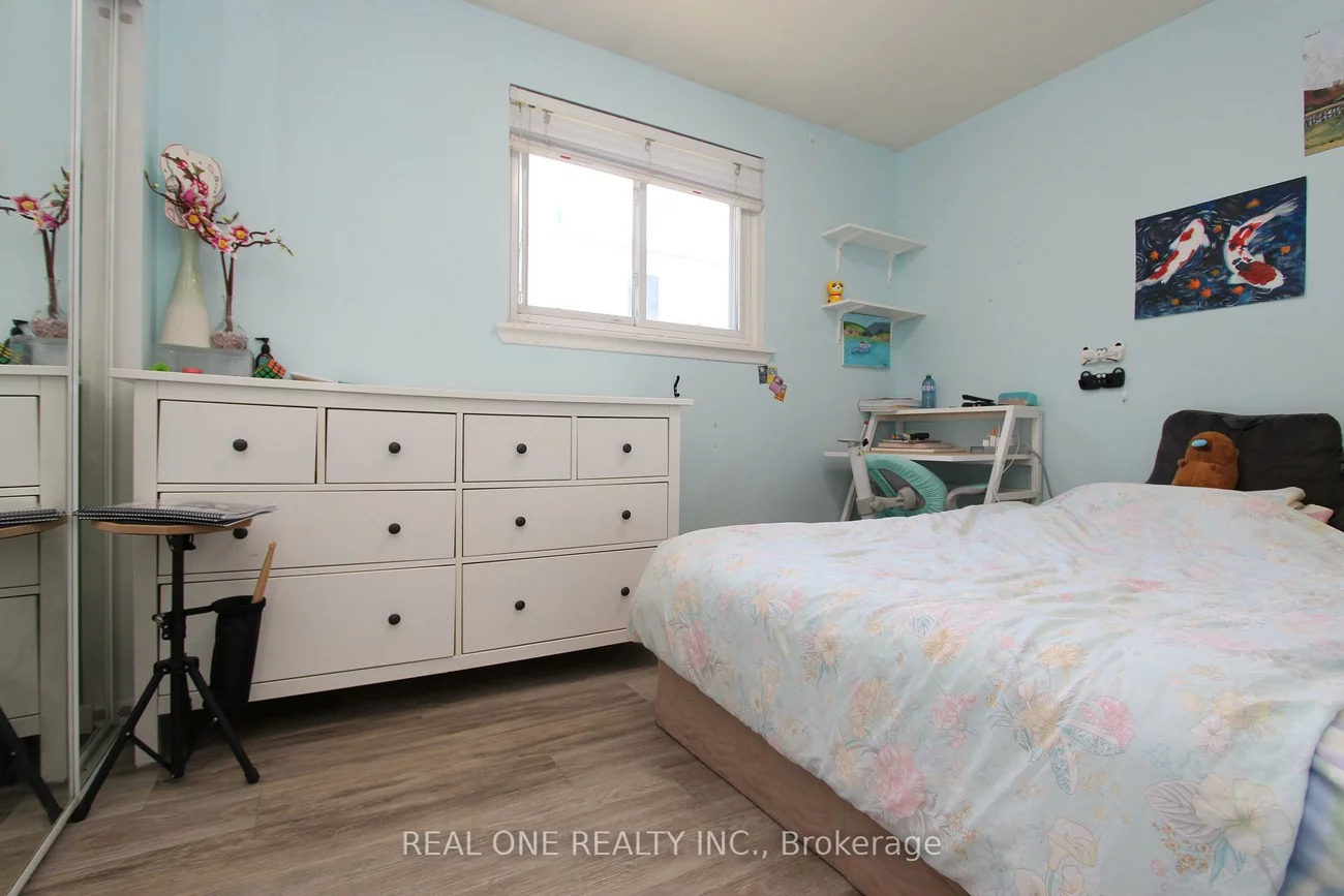 25, Bigwin, Aurora Heights, Aurora