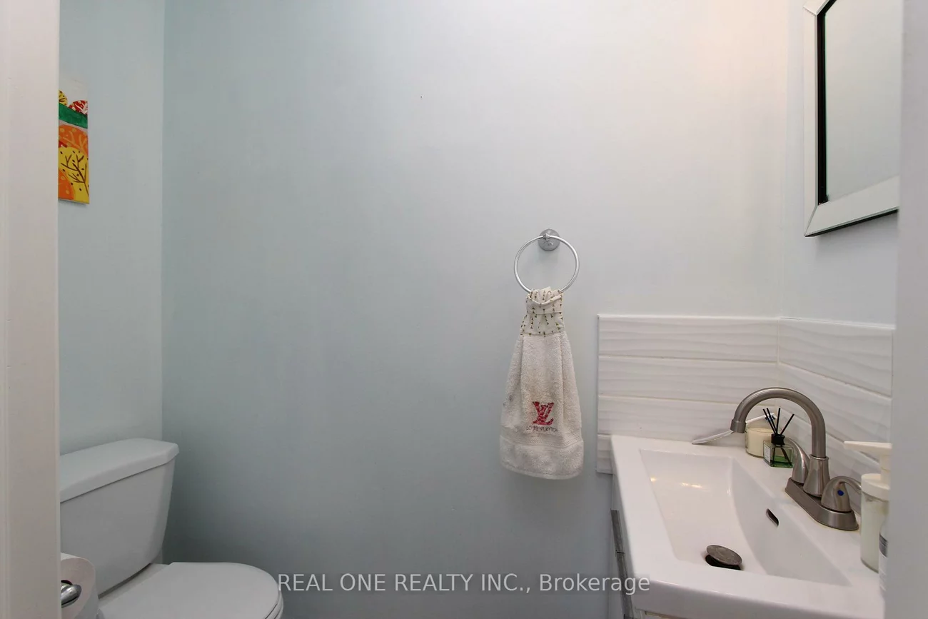 25, Bigwin, Aurora Heights, Aurora