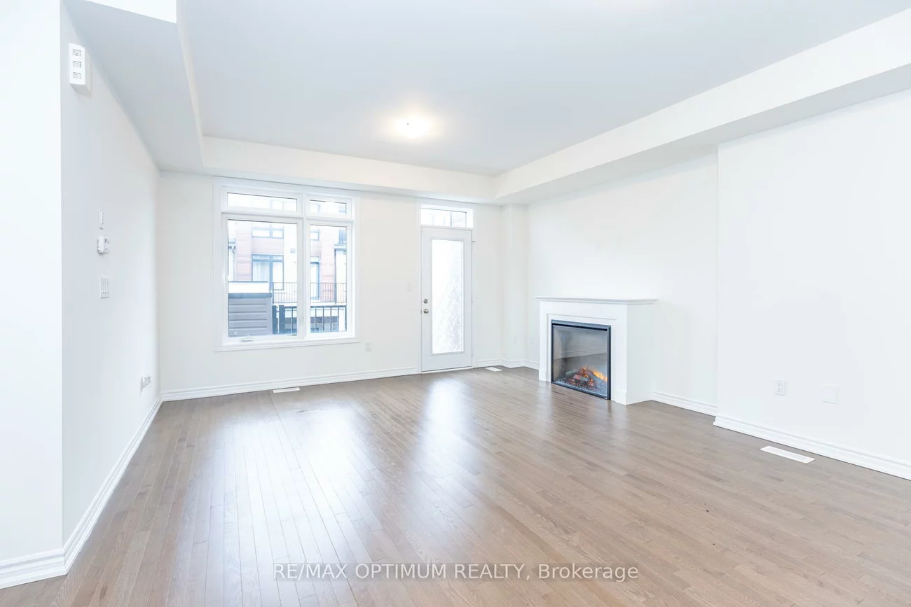 15, Gunton, Bayview Northeast, Aurora