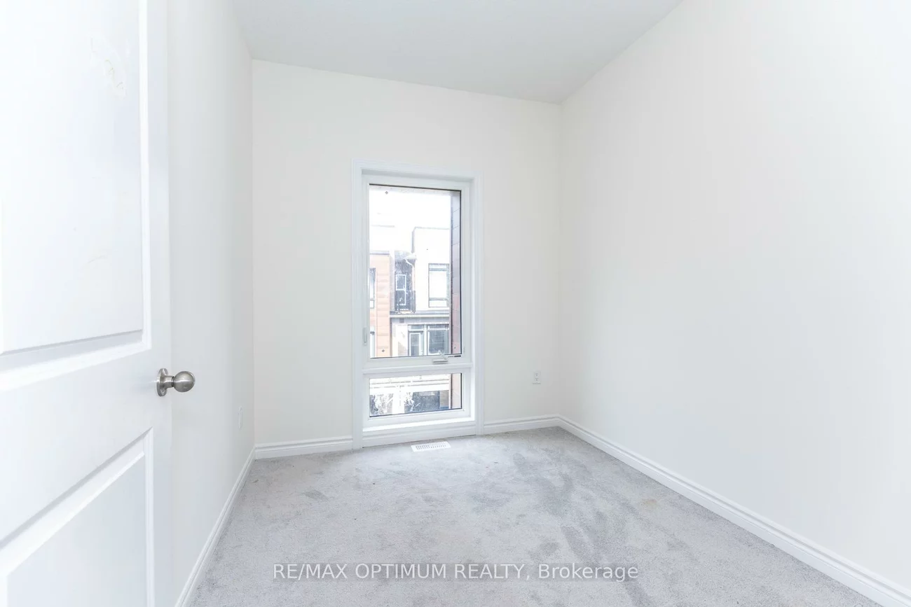 15, Gunton, Bayview Northeast, Aurora