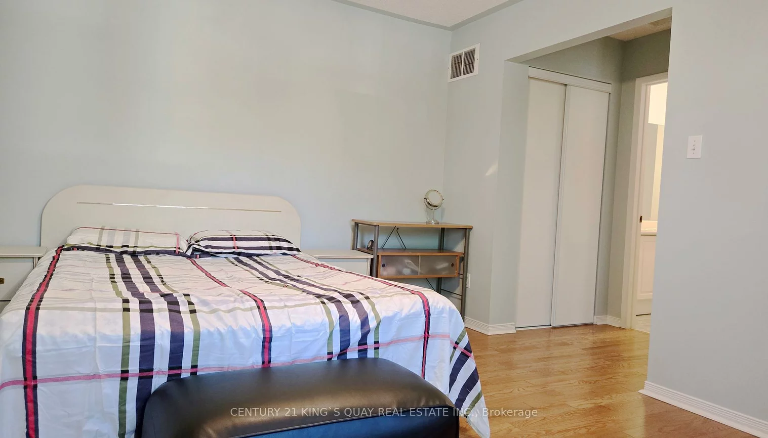 1, Ostick, Bayview Wellington, Aurora