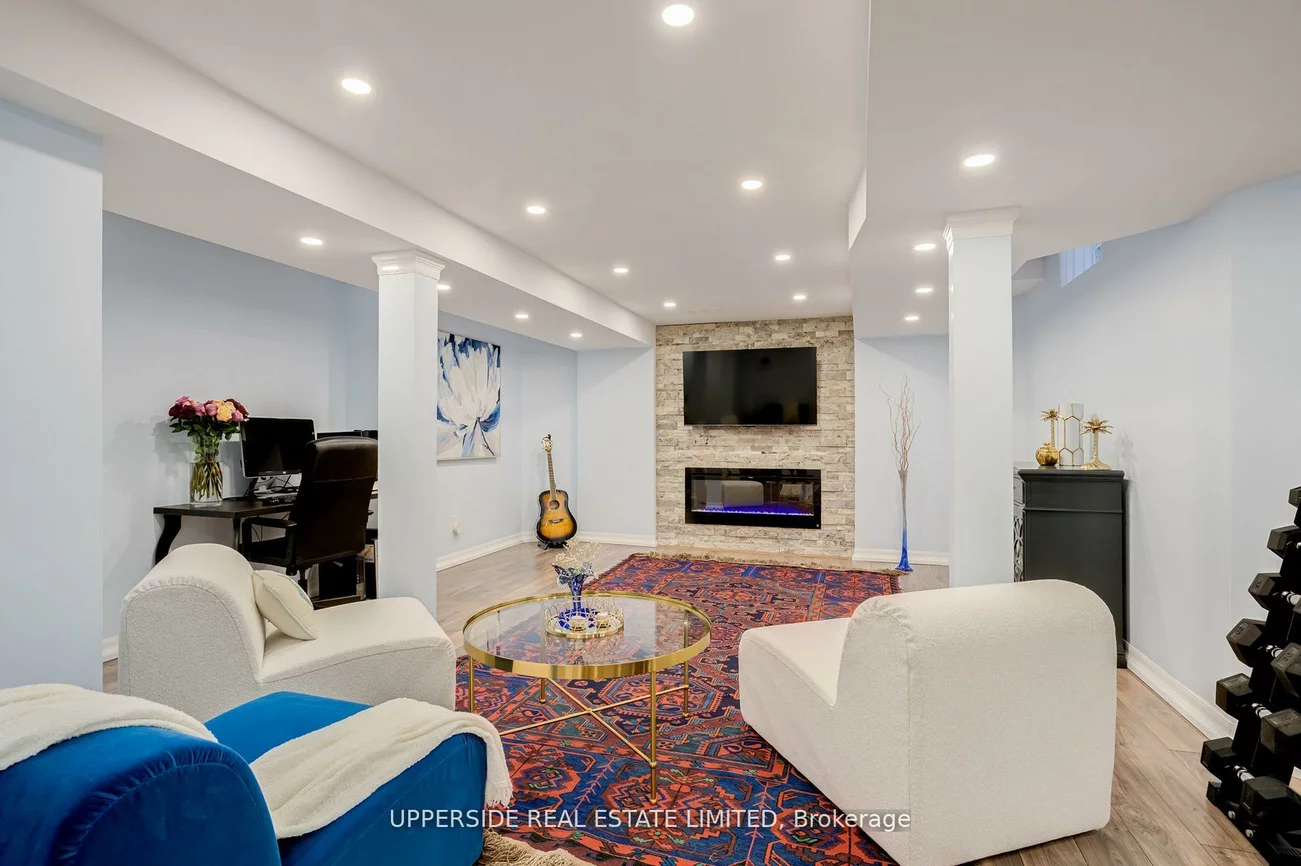 167, Covent, Aurora Highlands, Aurora