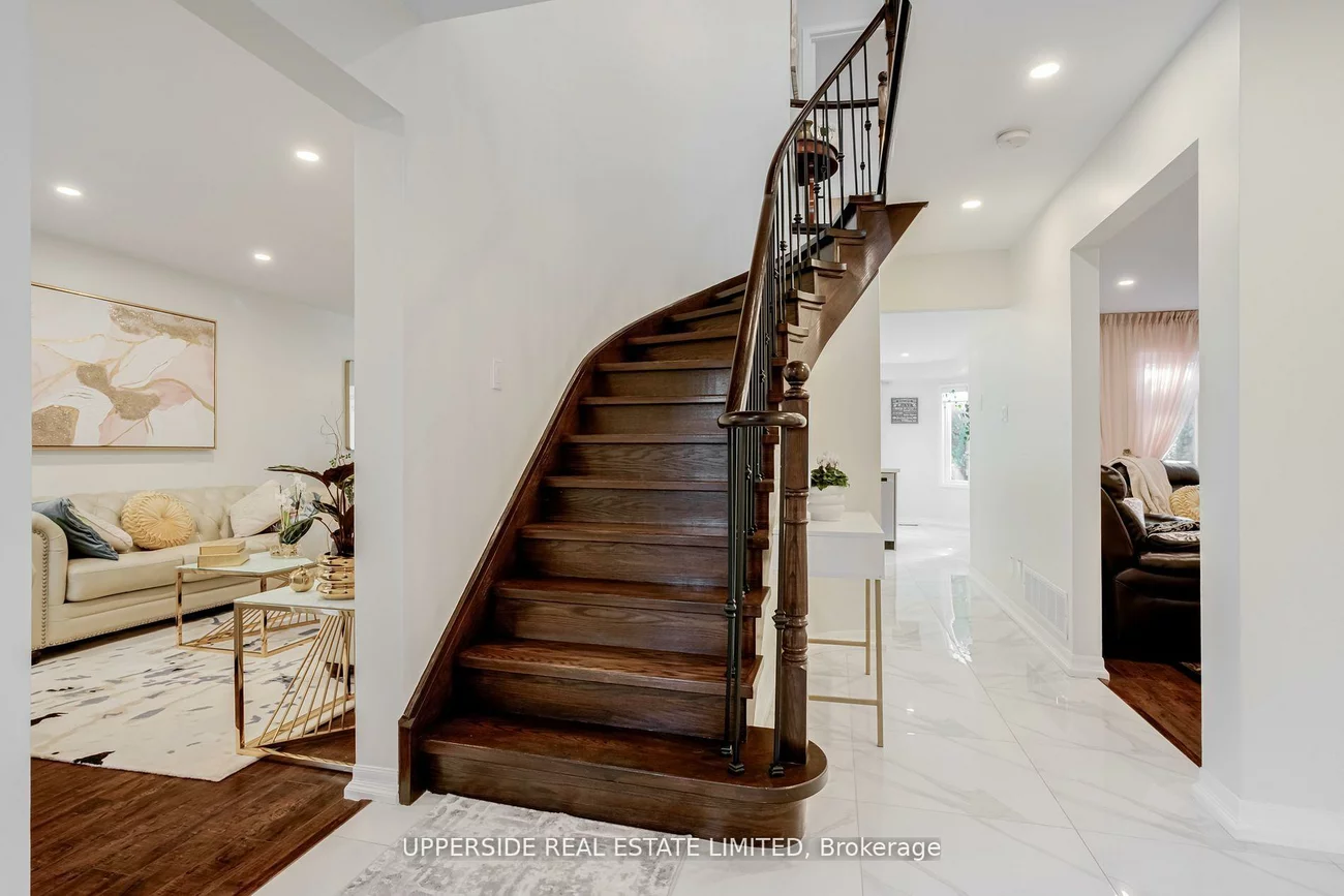 167, Covent, Aurora Highlands, Aurora