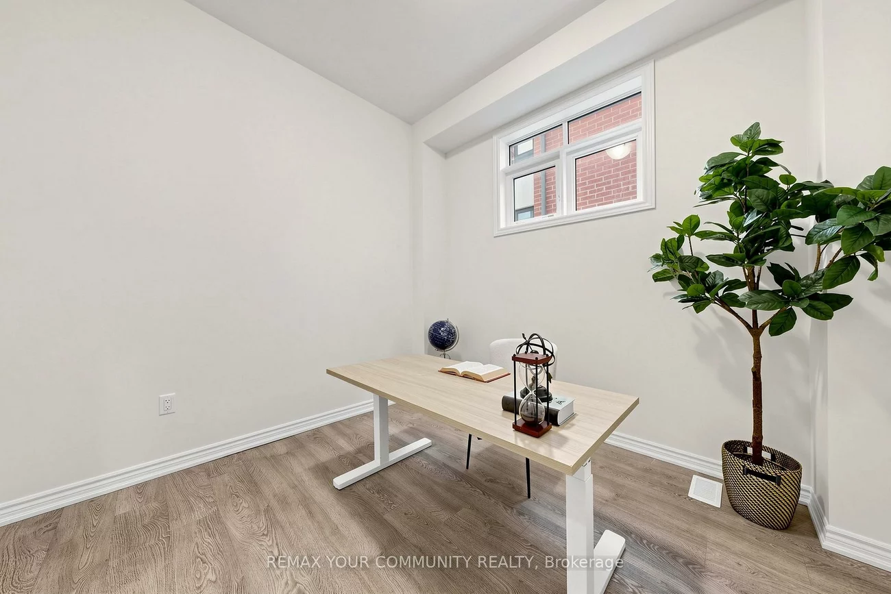 105, Halldorson, Bayview Northeast, Aurora