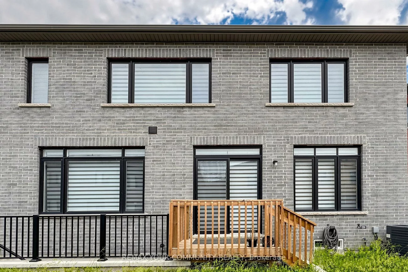 105, Halldorson, Bayview Northeast, Aurora