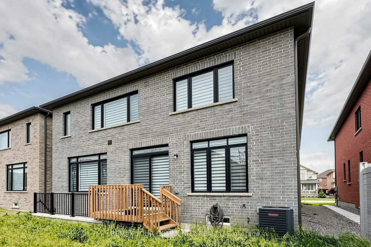 105, Halldorson, Bayview Northeast, Aurora
