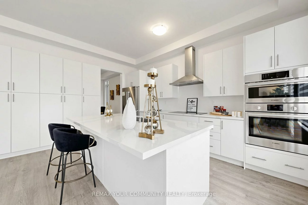 105, Halldorson, Bayview Northeast, Aurora