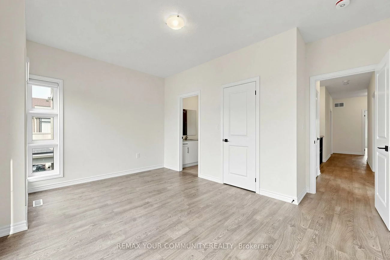 105, Halldorson, Bayview Northeast, Aurora