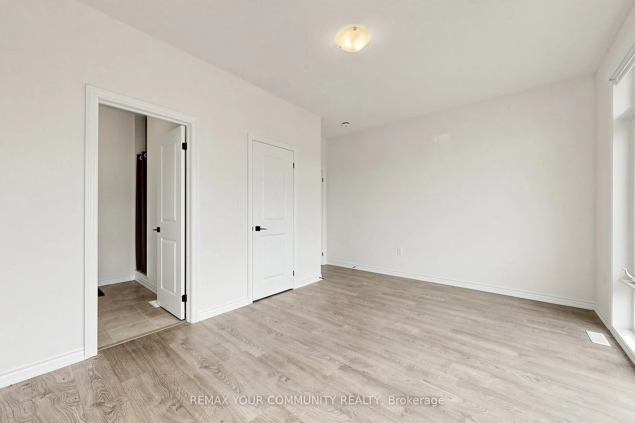 105, Halldorson, Bayview Northeast, Aurora