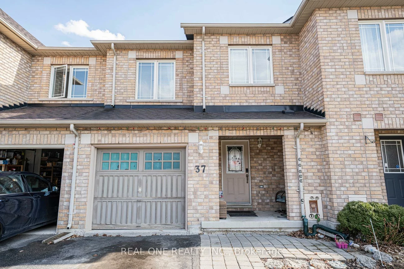 37, Bilbrough, Bayview Northeast, Aurora