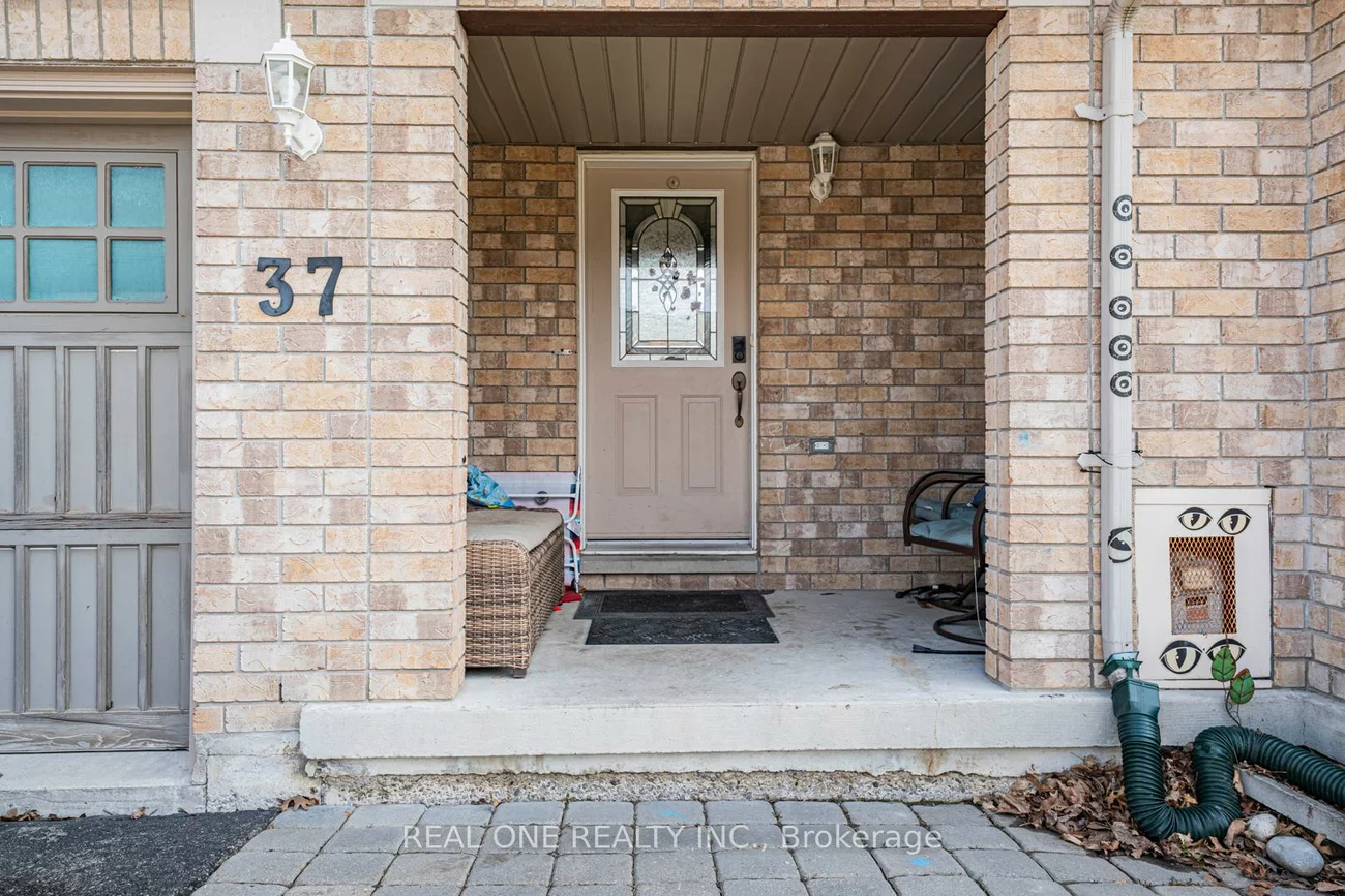 37, Bilbrough, Bayview Northeast, Aurora