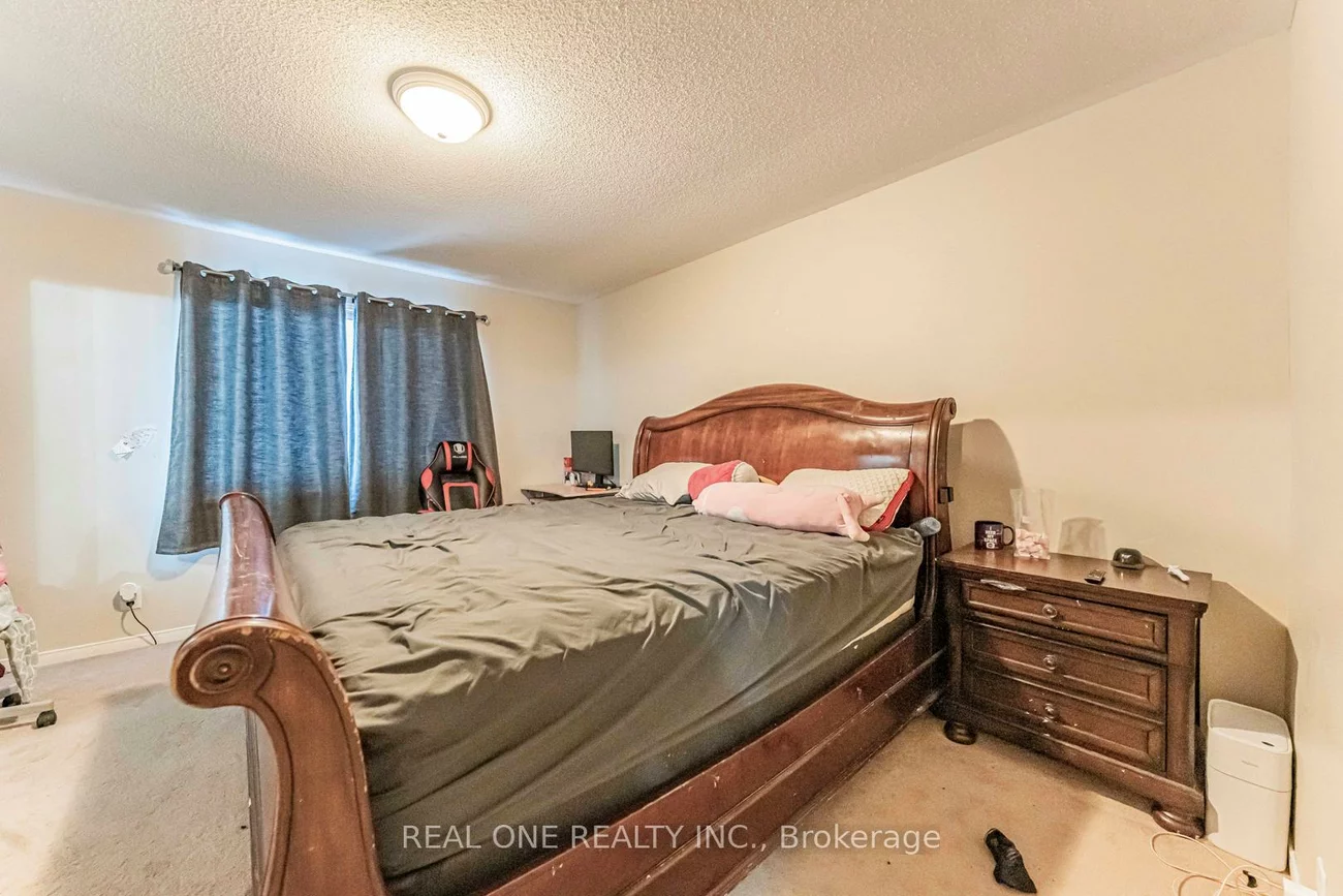 37, Bilbrough, Bayview Northeast, Aurora