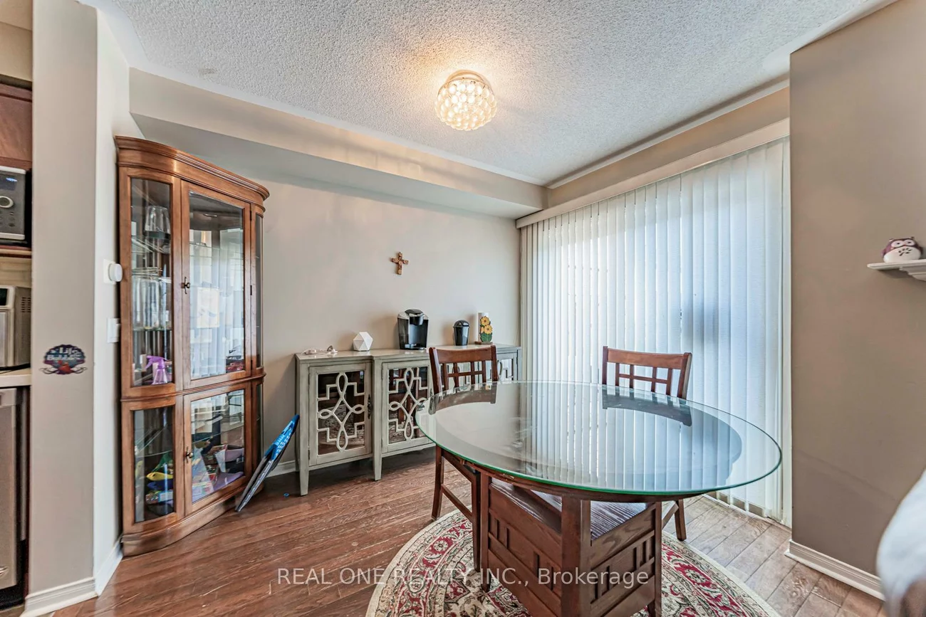 37, Bilbrough, Bayview Northeast, Aurora