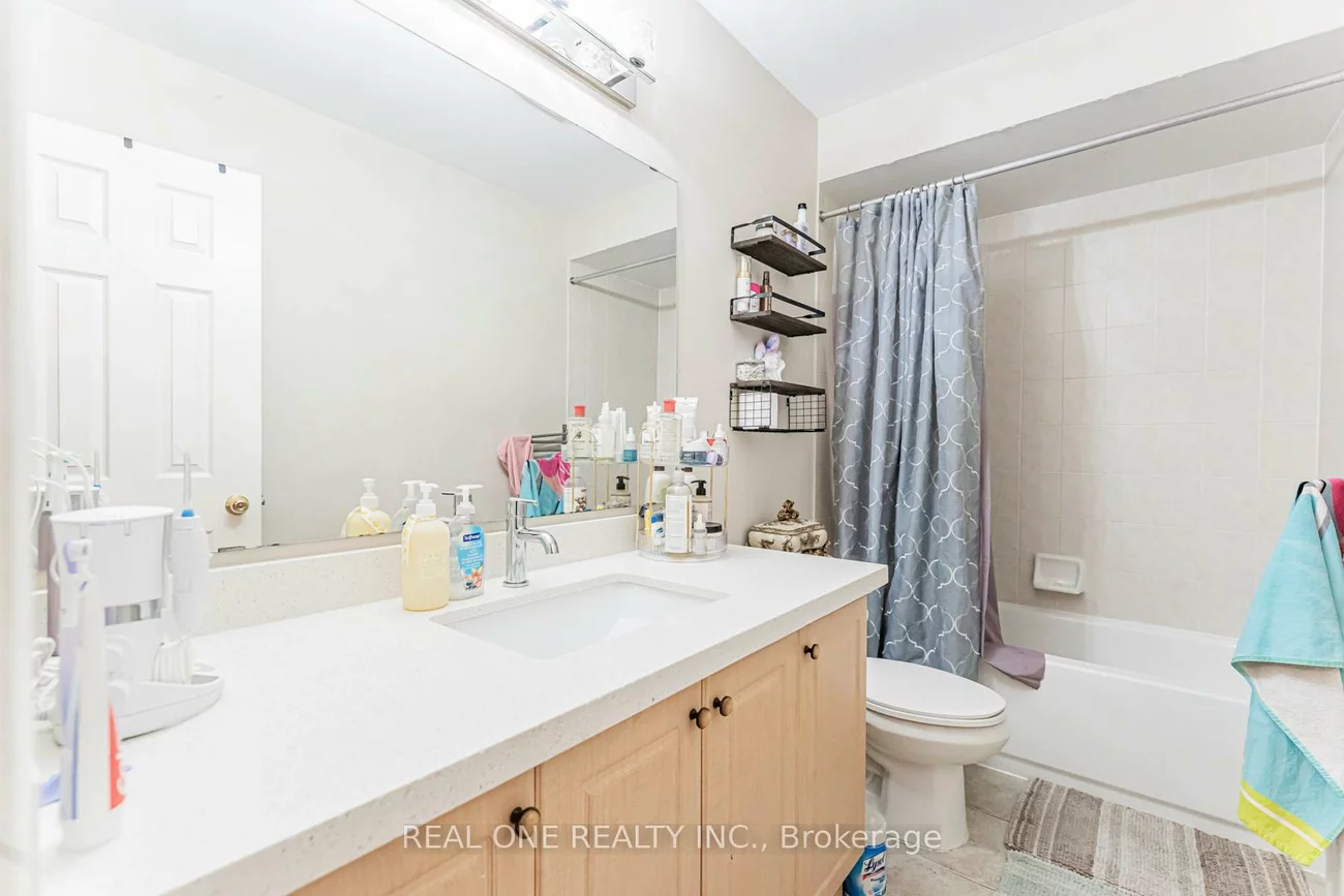 37, Bilbrough, Bayview Northeast, Aurora