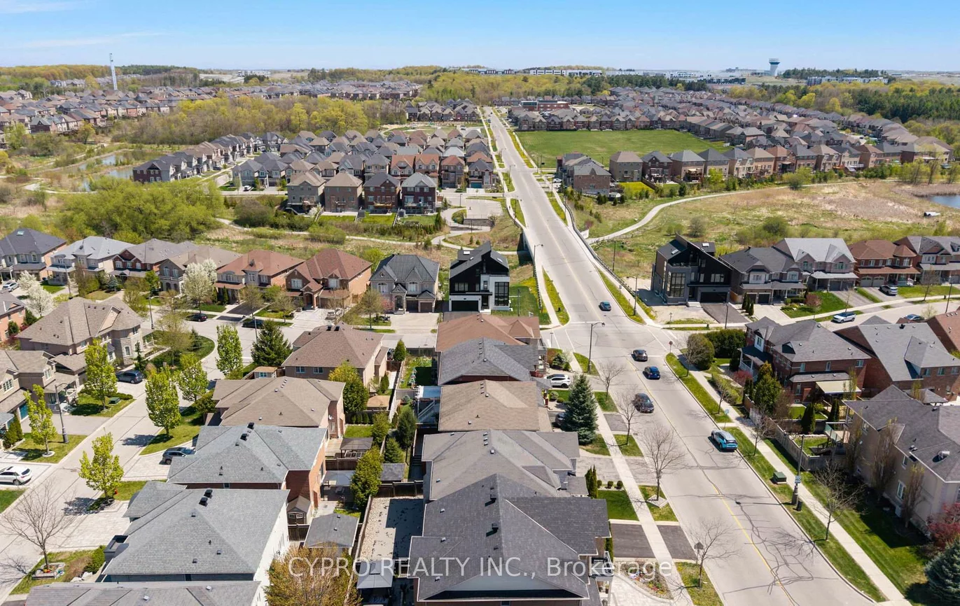 88, Cosford, Bayview Northeast, Aurora