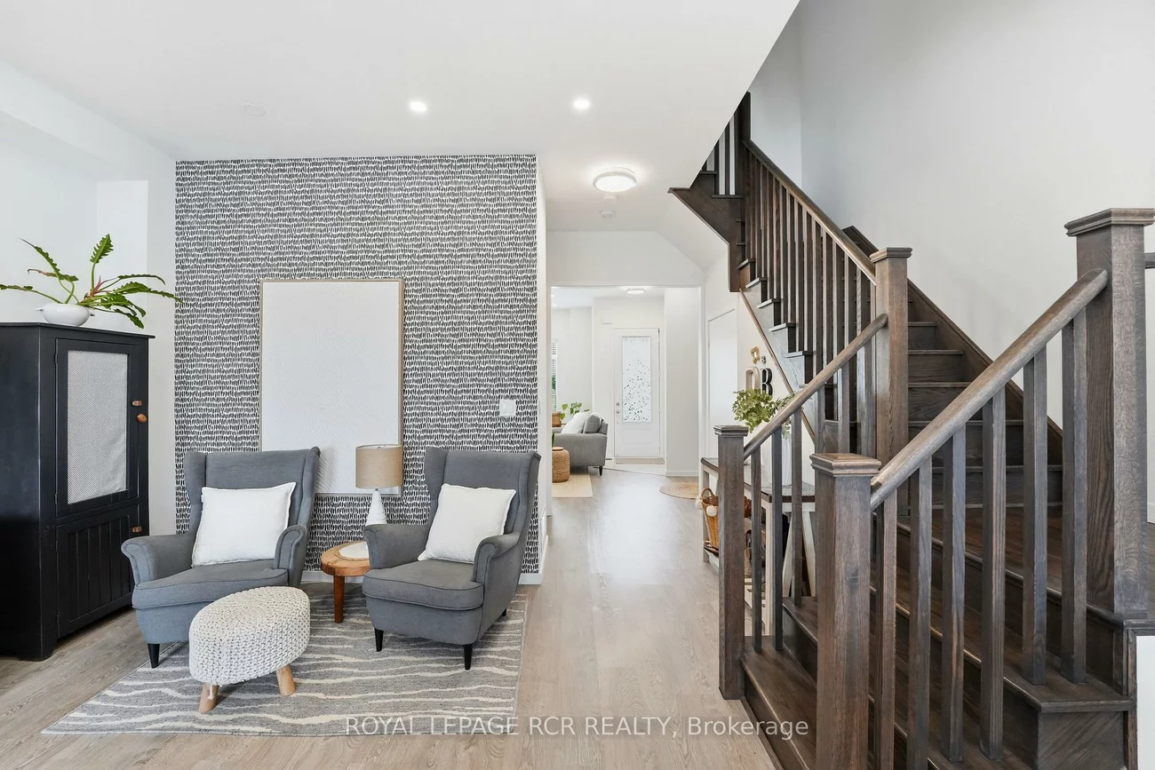 1202, Wellington, Bayview Northeast, Aurora