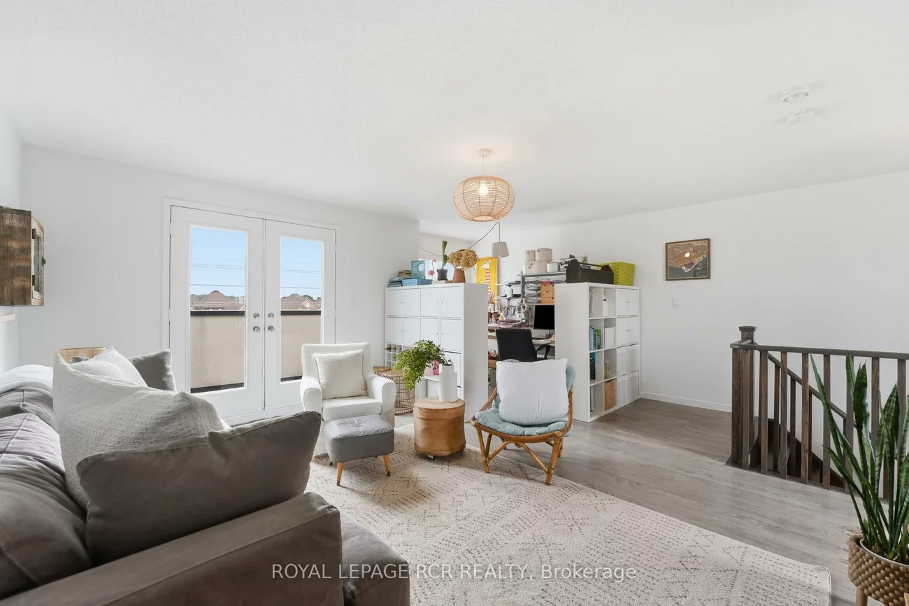 1202, Wellington, Bayview Northeast, Aurora