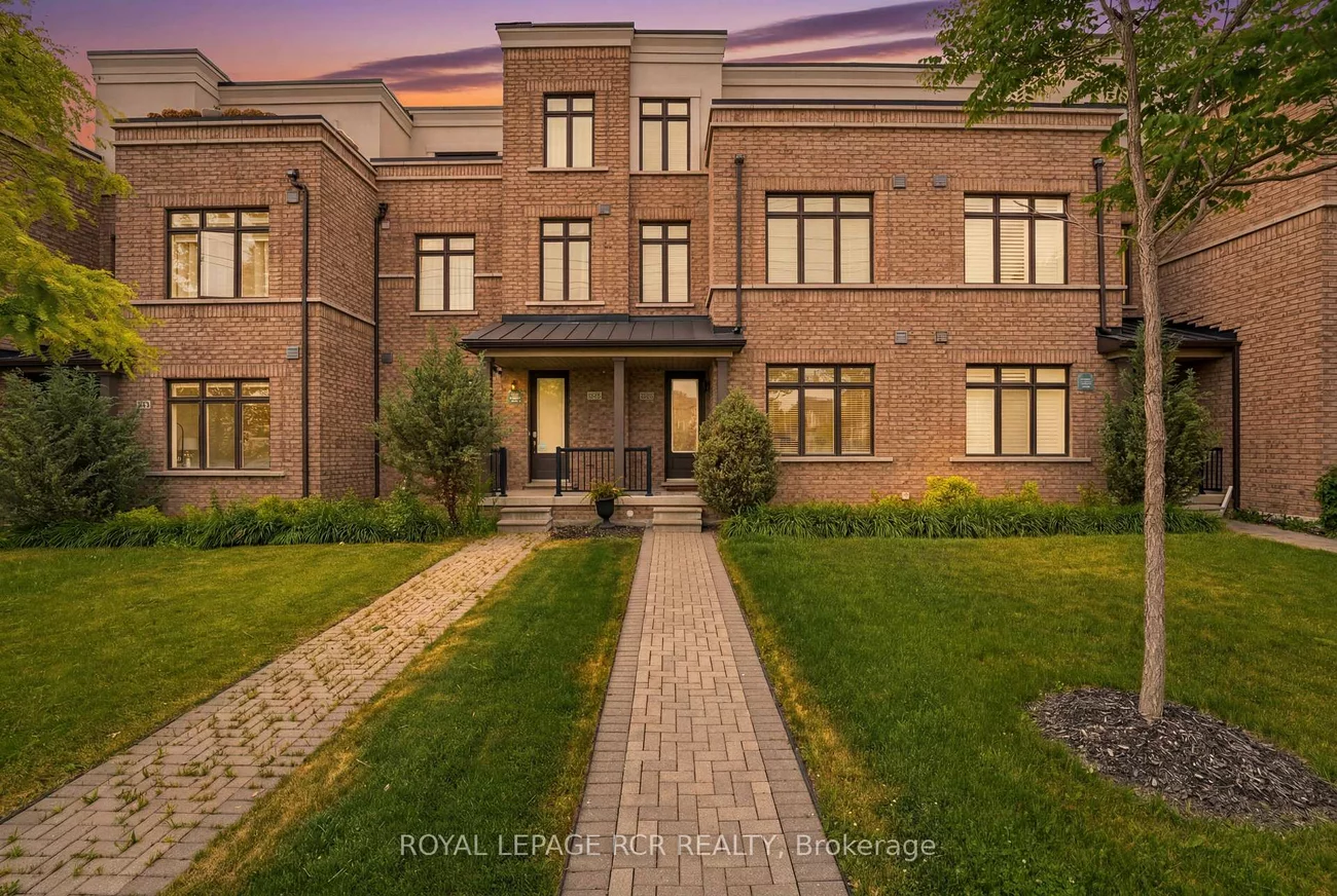 1202, Wellington, Bayview Northeast, Aurora