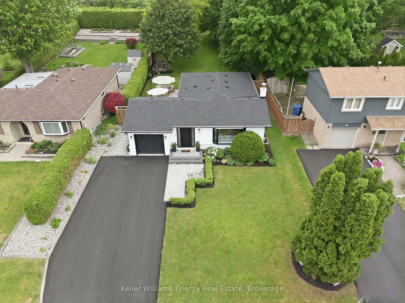 83, Walton, Aurora Village, Aurora